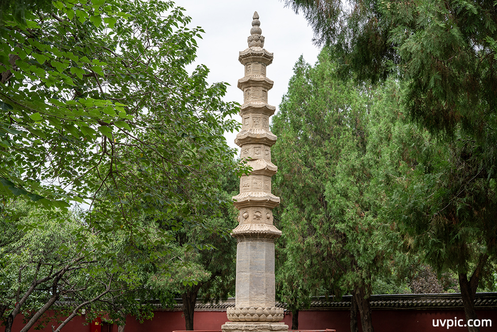 隆兴寺铜铸毗卢佛像