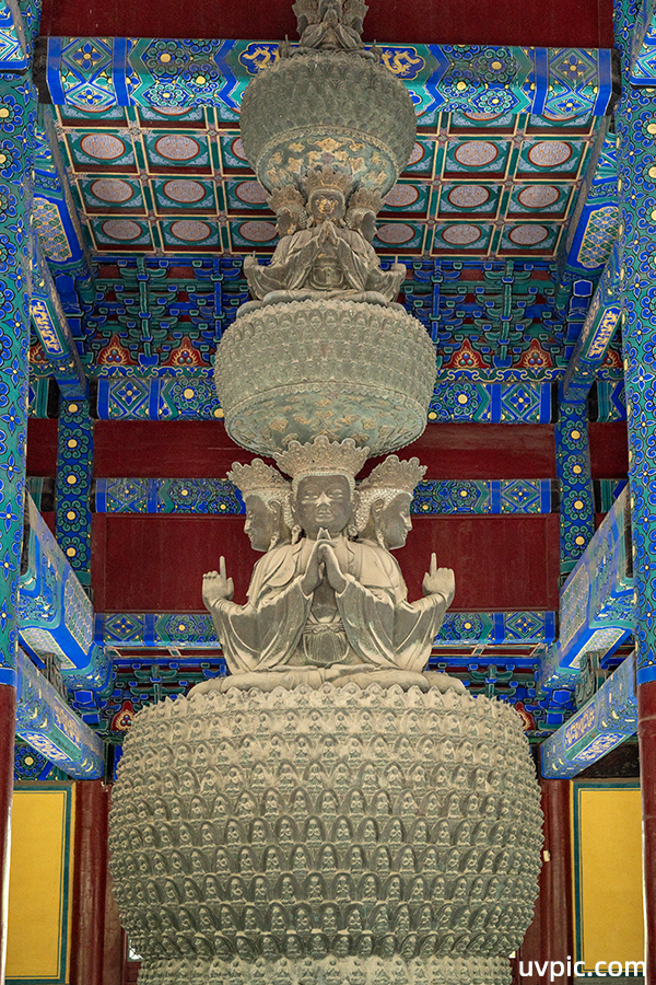 隆兴寺铜铸毗卢佛像