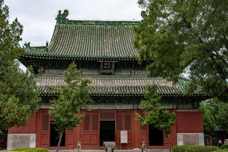 隆兴寺铜铸毗卢佛像